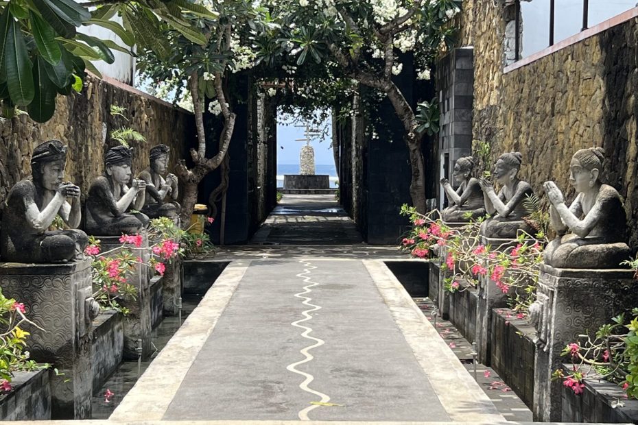 Travel photo of a pathway to paradise that depicts the balance of timeless trading basics.